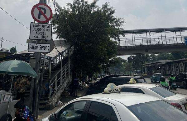 Urai Kepadatan Lalu Lintas, Dishub Perketat Pengawasan Parkir On Street di Jaktim Urai Kepadatan Lalu Lintas, Dishub Perketat Pengawasan Parkir On Street di Jaktim