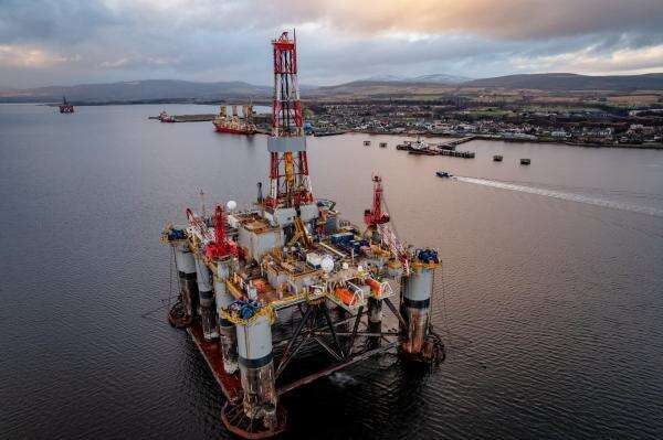Harga LNG Naik Turun Mengacu Harga Minyak Dunia Harga LNG Naik Turun Mengacu Harga Minyak Dunia