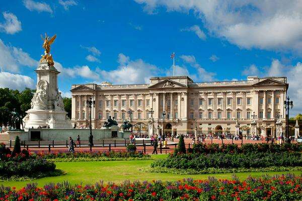7 Fasilitas Mewah Istana Buckingham, Kediaman Ikonik Kerajaan Inggris 7 Fasilitas Mewah Istana Buckingham, Kediaman Ikonik Kerajaan Inggris
