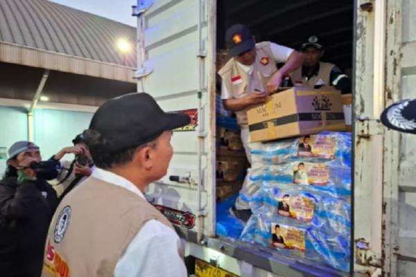 Anggota DPR Bersama Gapasdap Kirim 12 Truk Bantuan untuk Korban Gempa NTT Anggota DPR Bersama Gapasdap Kirim 12 Truk Bantuan untuk Korban Gempa NTT