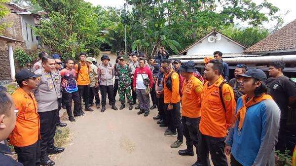 Pendaki dan Pemandu Hilang di Gunung Piramid Bondowoso, Tim Gabungan Lakukan Pencarian Pendaki dan Pemandu Hilang di Gunung Piramid Bondowoso, Tim Gabungan Lakukan Pencarian