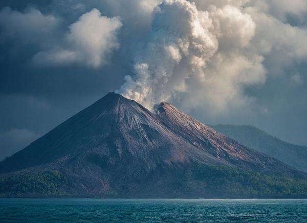 Gunung Anak Krakatau Kembali Erupsi Pagi Ini, Durasi 17 Detik Gunung Anak Krakatau Kembali Erupsi Pagi Ini, Durasi 17 Detik