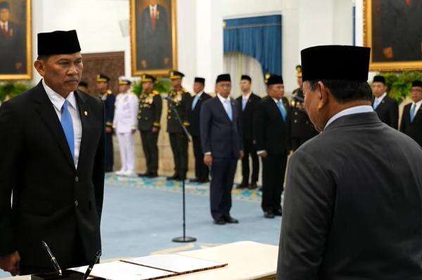 Dilantik Jadi Kepala BNPB, Kristomei Sianturi Resmi Berpangkat Jenderal Bintang Tiga Dilantik Jadi Kepala BNPB, Kristomei Sianturi Resmi Berpangkat Jenderal Bintang Tiga