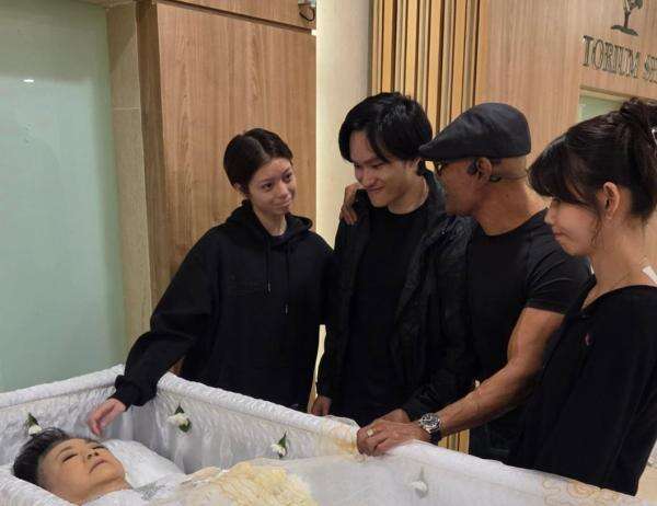 Deddy Corbuzier Tulis Pesan Haru usai Kepergian Sang Ibu: Selamat Jalan, Ma Deddy Corbuzier Tulis Pesan Haru usai Kepergian Sang Ibu: Selamat Jalan, Ma