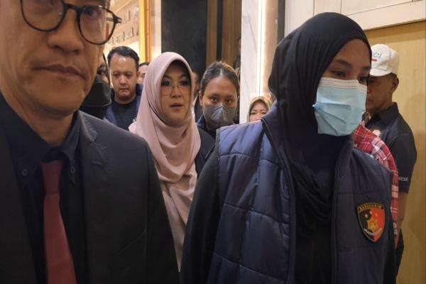 Dokter Tifa Masuk Dittahti Polda Metro Jaya, Ditahan? Dokter Tifa Masuk Dittahti Polda Metro Jaya, Ditahan?