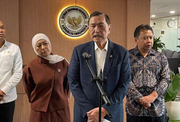 Luhut Ungkap Bansos Berbasis AI Diluncurkan Oktober 2026, 50 Juta Warga Jadi Sasaran Luhut Ungkap Bansos Berbasis AI Diluncurkan Oktober 2026, 50 Juta Warga Jadi Sasaran