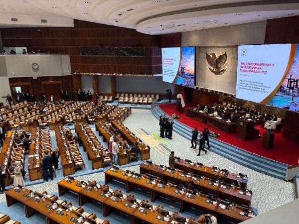 DPR Sahkan RUU Perlindungan Ketenagakerjaan Jadi UU di Rapat Paripurna ke-9 DPR Sahkan RUU Perlindungan Ketenagakerjaan Jadi UU di Rapat Paripurna ke-9