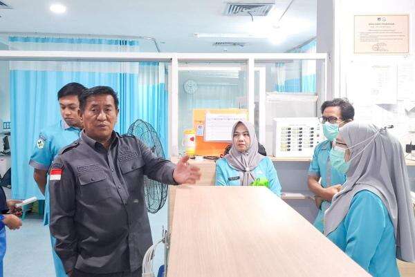 Insentif Nakes Tertahan sejak April, Anggota DPRD Sulteng Marselinus Desak Pemprov Evaluasi Manajemen RSUD Undata Insentif Nakes Tertahan sejak April, Anggota DPRD Sulteng Marselinus Desak Pemprov Evaluasi Manajemen RSUD Undata