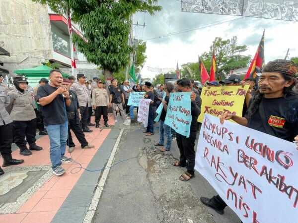 Usut Tuntas Dugaan Korupsi Rumdin Wabup Blitar atau GPI Ambil Langkah ini Usut Tuntas Dugaan Korupsi Rumdin Wabup Blitar atau GPI Ambil Langkah ini