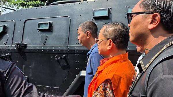 Sidang Sudewo Dijaga Ketat, Polisi Siagakan Kendaraan Lapis Baja dan Water Cannon Sidang Sudewo Dijaga Ketat, Polisi Siagakan Kendaraan Lapis Baja dan Water Cannon