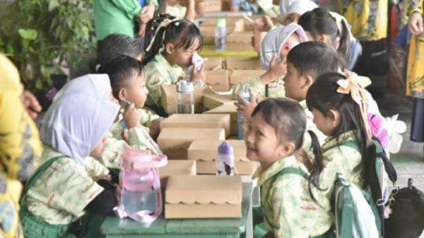 Program Makan Bergizi Gratis di Kaltim dan 25 Provinsi Resmi Dimulai Hari Ini Program Makan Bergizi Gratis di Kaltim dan 25 Provinsi Resmi Dimulai Hari Ini