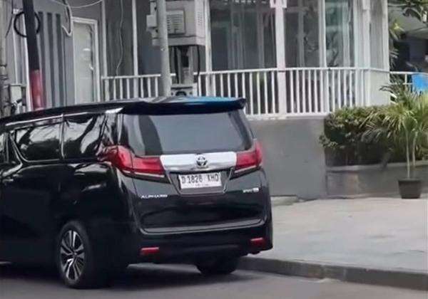 Pramono Ungkap Alphard Penerobos Lampu Merah di Bundaran HI Pakai Pelat Palsu Pramono Ungkap Alphard Penerobos Lampu Merah di Bundaran HI Pakai Pelat Palsu