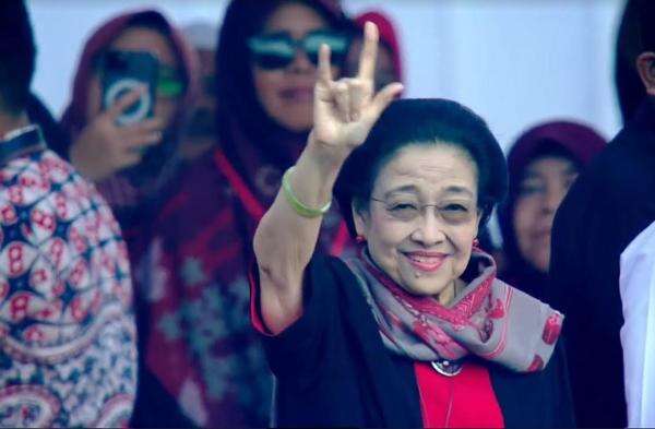 Megawati Tak Hadiri Upacara HUT Ke-81 RI di Istana, Ada Apa? Megawati Tak Hadiri Upacara HUT Ke-81 RI di Istana, Ada Apa?