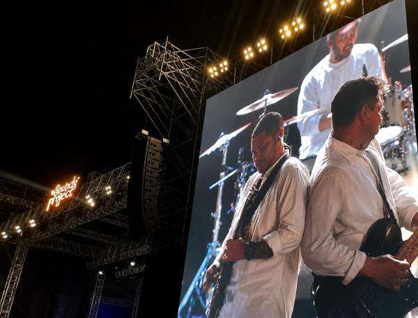 Perunggu Ajak Penonton Sing Along di The Sounds Project 2026 Perunggu Ajak Penonton Sing Along di The Sounds Project 2026