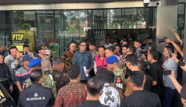 Dilimpahkan ke Kejari Jaksel, Febrie Adriansyah: 33 Tahun Saya Tidak Pernah Dijatuhi Hukuman di Pengawasan Dilimpahkan ke Kejari Jaksel, Febrie Adriansyah: 33 Tahun Saya Tidak Pernah Dijatuhi Hukuman di Pengawasan