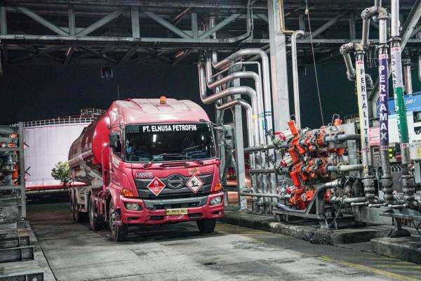 Pertamina Patra Niaga Tegaskan Distribusi Tetap Berjalan, Bantah Isu Transporter Enggan Salurkan BBM Pertamina Patra Niaga Tegaskan Distribusi Tetap Berjalan, Bantah Isu Transporter Enggan Salurkan BBM