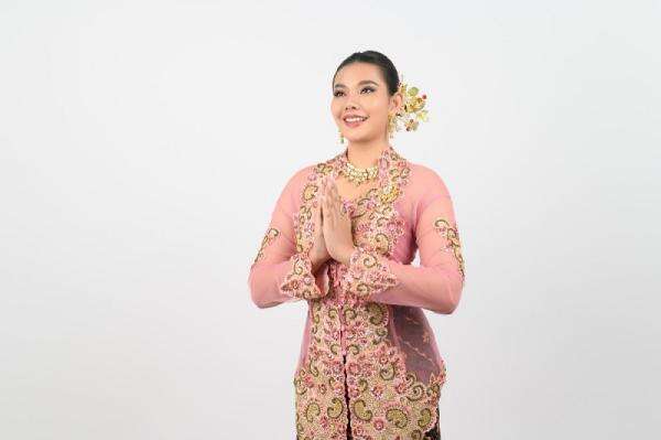 Asal Usul Kebaya, Dari Pakaian Adat hingga Diakui Mata Dunia Asal Usul Kebaya, Dari Pakaian Adat hingga Diakui Mata Dunia