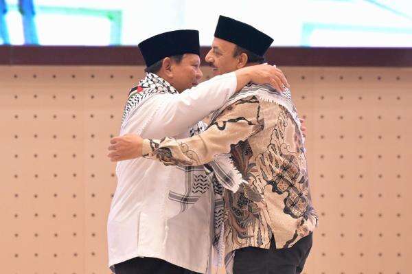 Dubes Palestina Terharu saat Peluk Prabowo: Rakyat Saya Tidak Sendirian Dubes Palestina Terharu saat Peluk Prabowo: Rakyat Saya Tidak Sendirian