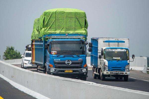 Pemerintah Siapkan Insentif Konversi Truk ke Kendaraan Listrik Pemerintah Siapkan Insentif Konversi Truk ke Kendaraan Listrik
