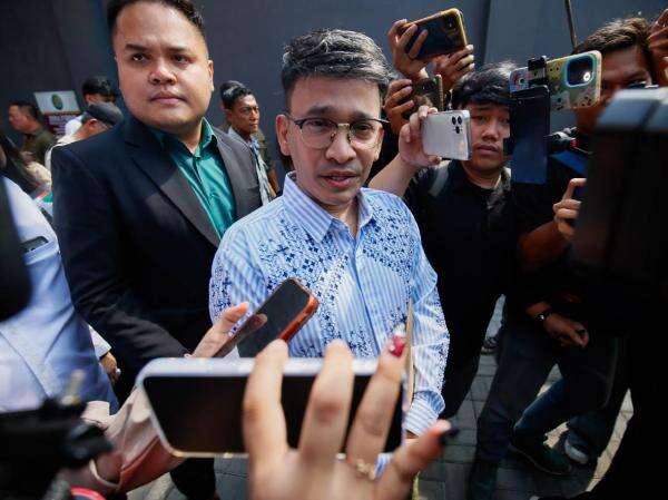 Ruben Onsu Akhirnya Buka Suara usai Jadi Tersangka, Pastikan Tak Akan Kabur! Ruben Onsu Akhirnya Buka Suara usai Jadi Tersangka, Pastikan Tak Akan Kabur!