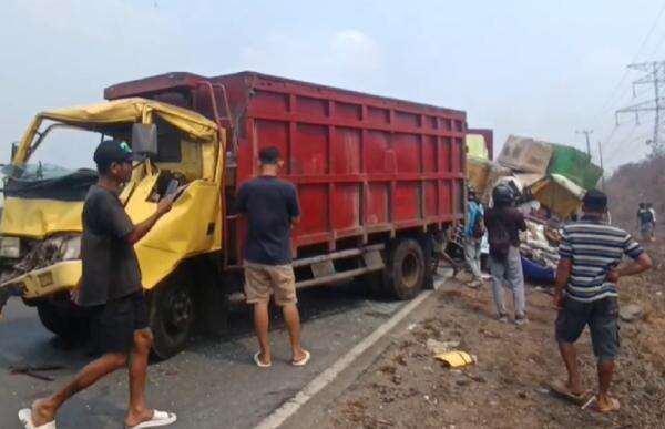 Kecelakaan Beruntun 9 Kendaraan di Tulang Bawang gegara Kabut Asap, 2 Tewas Kecelakaan Beruntun 9 Kendaraan di Tulang Bawang gegara Kabut Asap, 2 Tewas