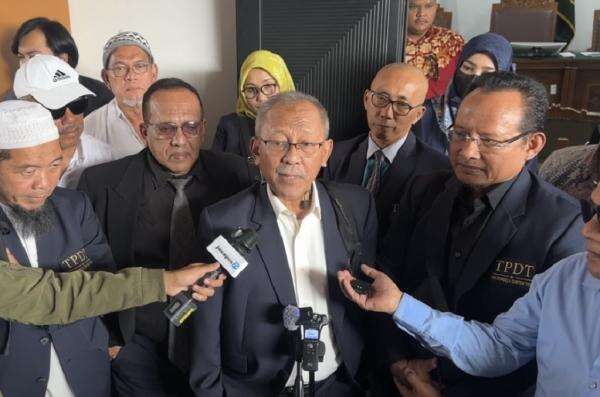 Kubu Dokter Tifa Ngotot Jaksa Tak Berwenang Perbaiki Dakwaan: Tidak Ada Perintah Hakim Kubu Dokter Tifa Ngotot Jaksa Tak Berwenang Perbaiki Dakwaan: Tidak Ada Perintah Hakim