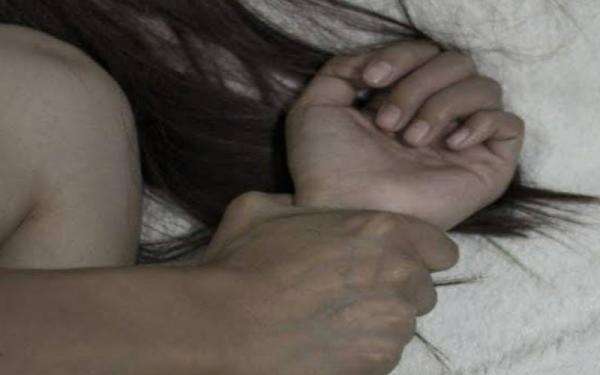 Kronologi Gadis di Sampang Diperkosa 27 Pria, Digilir Sejak Februari usai Dicekoki Miras Kronologi Gadis di Sampang Diperkosa 27 Pria, Digilir Sejak Februari usai Dicekoki Miras