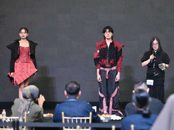 12 Desainer Muda Indonesia Siap Unjuk Gigi di IFW 2026, Ini Daftarnya! 12 Desainer Muda Indonesia Siap Unjuk Gigi di IFW 2026, Ini Daftarnya!