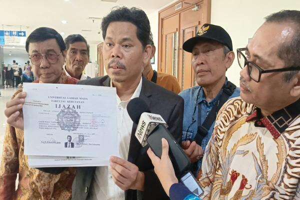 Bonatua Sebut KPU Sengaja atau Lalai Verifikasi Syarat Pencalonan Gibran di Pilpres 2024 Bonatua Sebut KPU Sengaja atau Lalai Verifikasi Syarat Pencalonan Gibran di Pilpres 2024