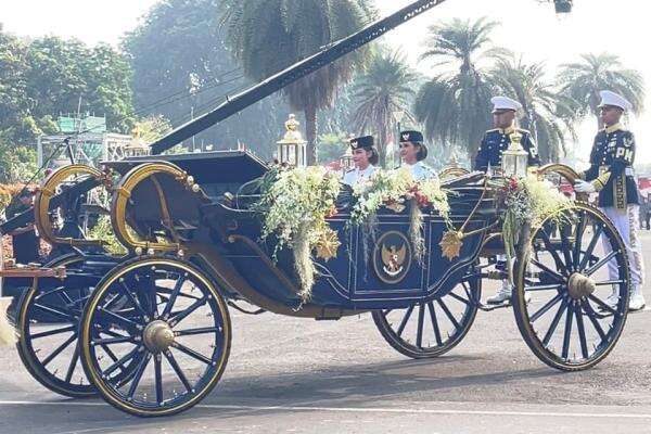 Megah! Kirab Bendera Pusaka HUT RI ke-81 Menuju Istana Negara Megah! Kirab Bendera Pusaka HUT RI ke-81 Menuju Istana Negara