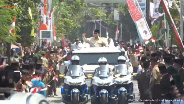 Presiden Prabowo Naik Maung Hadiri 100 Tahun Gontor Presiden Prabowo Naik Maung Hadiri 100 Tahun Gontor