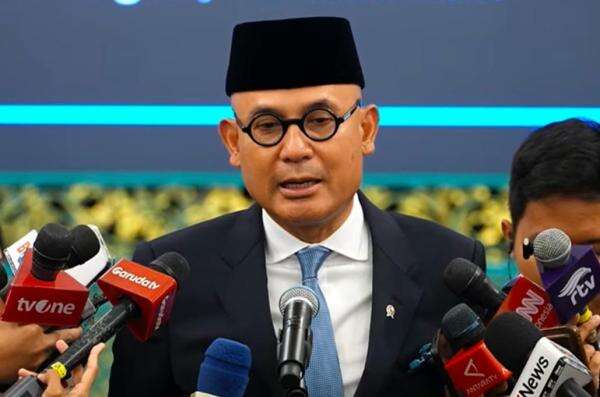Arrmanatha Nasir Jadi Menlu, DPR Titip Pesan soal Palestina hingga Perlindungan WNI Arrmanatha Nasir Jadi Menlu, DPR Titip Pesan soal Palestina hingga Perlindungan WNI