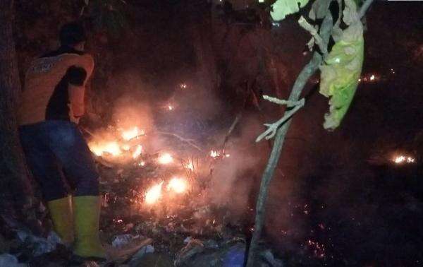 Kebakaran Gunung Wilis, Api Masih Menyala di Puncak Sulit Dipadamkan Kebakaran Gunung Wilis, Api Masih Menyala di Puncak Sulit Dipadamkan