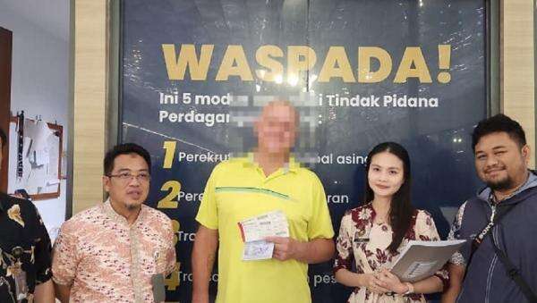 Mabuk dan Bikin Onar di Sukabumi, Bule Amerika Serikat Diusir dari Indonesia Mabuk dan Bikin Onar di Sukabumi, Bule Amerika Serikat Diusir dari Indonesia