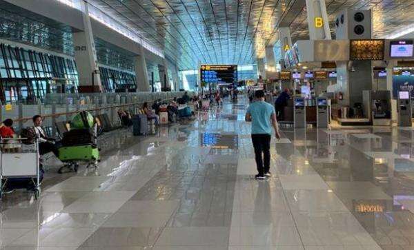 Penutupan Bandara Soetta Diperpanjang hingga 23.59 WIB, Penumpang Bisa Refund Tiket Pesawat 100 Persen Penutupan Bandara Soetta Diperpanjang hingga 23.59 WIB, Penumpang Bisa Refund Tiket Pesawat 100 Persen