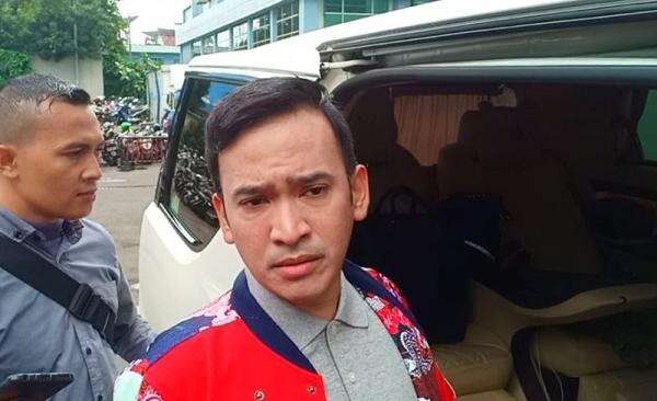 Kubu Ruben Onsu Tak Ambil Pusing usai Sarwendah Polisikan Akun Pencemar Nama Baik Kubu Ruben Onsu Tak Ambil Pusing usai Sarwendah Polisikan Akun Pencemar Nama Baik