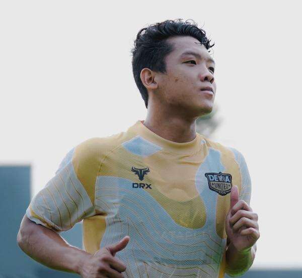 Tak Cuma Jam Terbang, Buffon Pasang Target Tinggi Bersama Dewa United Tak Cuma Jam Terbang, Buffon Pasang Target Tinggi Bersama Dewa United