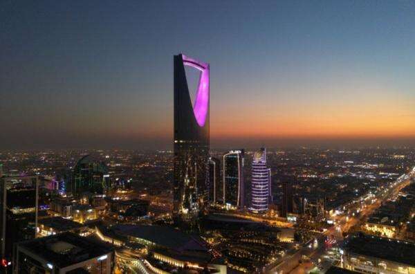 Arab Saudi Diserang Houthi, Kantor-Kantor di Gedung Kingdom Centre Riyadh Berlakukan WFH Arab Saudi Diserang Houthi, Kantor-Kantor di Gedung Kingdom Centre Riyadh Berlakukan WFH