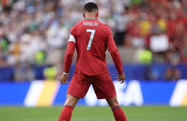 Cristiano Ronaldo Kabur dari Pemusatan Latihan Timnas Portugal, Ini Penyebabnya! Cristiano Ronaldo Kabur dari Pemusatan Latihan Timnas Portugal, Ini Penyebabnya!