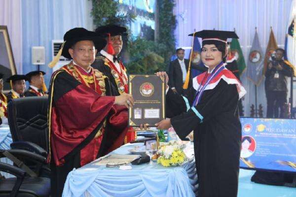 IPDN Mewisuda 1.404 Mahasiswa, Mendagri: Telah Lahir Ilmuwan di Bidang Pemerintahan IPDN Mewisuda 1.404 Mahasiswa, Mendagri: Telah Lahir Ilmuwan di Bidang Pemerintahan
