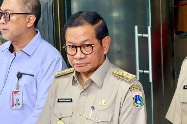 Gubernur Pramono Anung Sanksi 29 Perusahaan Jasa Kebersihan Gubernur Pramono Anung Sanksi 29 Perusahaan Jasa Kebersihan