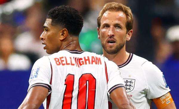 10 Pesepak Bola Inggris dengan Gaji Tertinggi di Luar Negeri 10 Pesepak Bola Inggris dengan Gaji Tertinggi di Luar Negeri