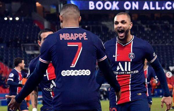 Media Prancis: Proses Adaptasi Layvin Kurzawa di Persib Bandung Dibantu Andrew Jung Media Prancis: Proses Adaptasi Layvin Kurzawa di Persib Bandung Dibantu Andrew Jung