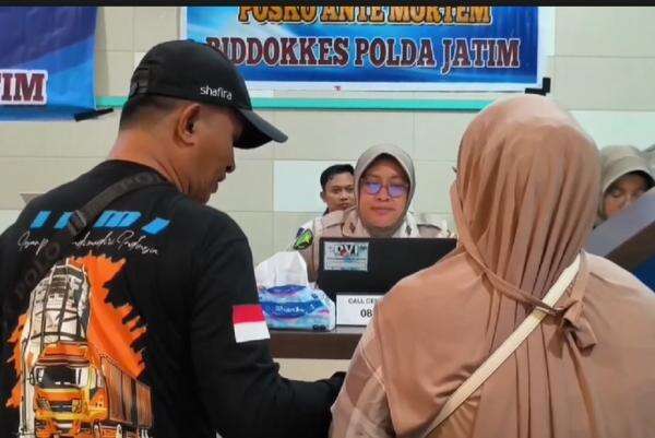 Identifikasi Korban Kapal Virgo Transport 8, DVI Polda Jatim Ambil 31 Sampel DNA Keluarga Identifikasi Korban Kapal Virgo Transport 8, DVI Polda Jatim Ambil 31 Sampel DNA Keluarga