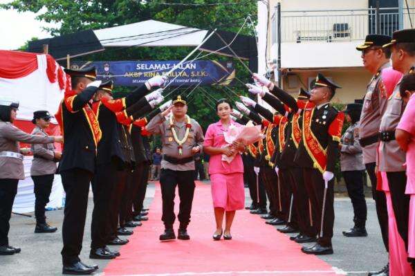 AKBP Hotmartua Ambarita Resmi Pimpin Polres Tebingtinggi, Gantikan AKBP Rina Frillya AKBP Hotmartua Ambarita Resmi Pimpin Polres Tebingtinggi, Gantikan AKBP Rina Frillya