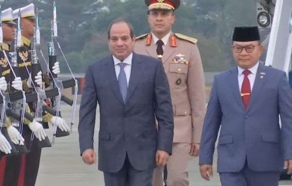 Presiden Mesir El-Sisi Tiba di Indonesia, Besok Bertemu Prabowo Presiden Mesir El-Sisi Tiba di Indonesia, Besok Bertemu Prabowo