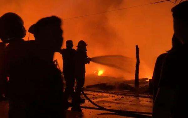 Kebakaran Hanguskan 8 Ruko di Baturaja OKU, Listrik Padam Total Kebakaran Hanguskan 8 Ruko di Baturaja OKU, Listrik Padam Total