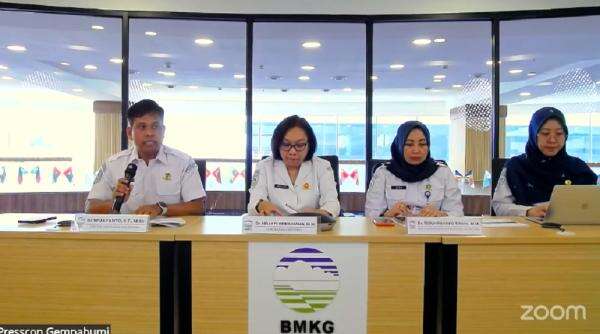 BMKG Pantau Potensi Likuefaksi Pascagempa M6,7 Guncang Palu Sulteng BMKG Pantau Potensi Likuefaksi Pascagempa M6,7 Guncang Palu Sulteng