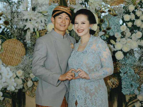 Selamat! Rio Haryanto dan Athina Papadimitriou Menanti Kelahiran Anak Pertama Selamat! Rio Haryanto dan Athina Papadimitriou Menanti Kelahiran Anak Pertama