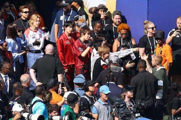BTS Jadi Magnet di Final Piala Dunia 2026, Justin Bieber hingga Tom Cruise Datang Menyapa BTS Jadi Magnet di Final Piala Dunia 2026, Justin Bieber hingga Tom Cruise Datang Menyapa